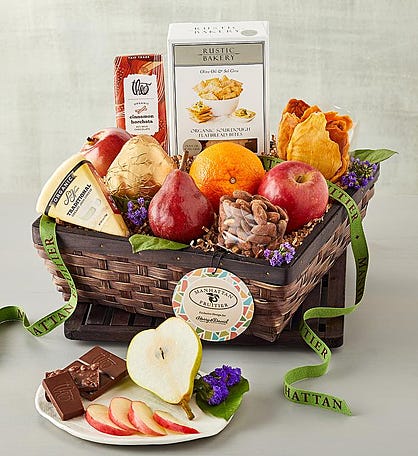 Manhattan Fruitier Deluxe Organic Gift Basket